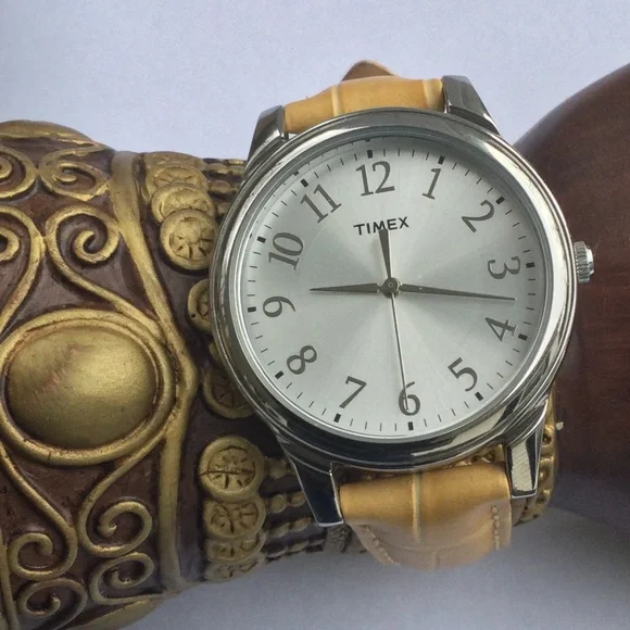 Vintage 2010 Timex Factory Hologram Dial 32mm Women\'s‎ Quartz Watch Mesh Strap This item is unavailable - Etsy main image 2